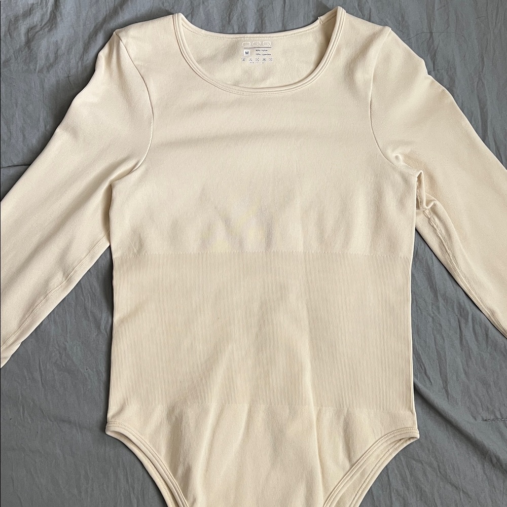 OQQ Cream Long Sleeve Bodysuit
